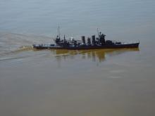 Těžký křižník USS San Francisco na vodě