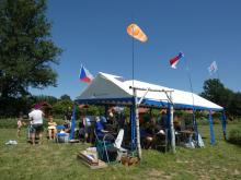 Stín pod stanem přišel vhod.