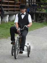 Pan Tau přijíždí. Vlastně Michal Šenekel.