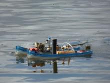 Zajímavý parní katamarán Frikulín přivezl Alexander Čimo.