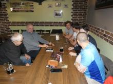 Ještěže má český národ ve zvyku se předem nehlásit, jinak by nás tam seděla jen polovina.