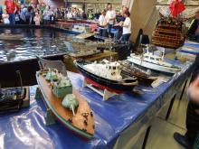 Další lodě u bazénu