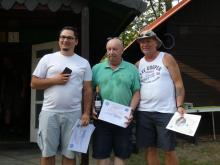 Vítězní senioři sobotní soutěže Footy: 2. Kamil Musiejkiewicz, 1. Vladimír Synek a 3. Wojciech Huk