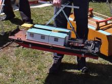 Stojánek pro transport modelu tlačného remorkéru.