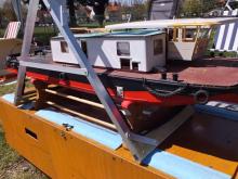 Stojánek pro transport modelu tlačného remorkéru.