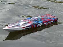 Spartan od Traxxasu v pátek poškodil majákovou loď.