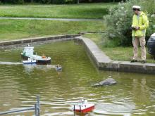 Dokud pršelo jen takto, Velký Kačer se tahal dál. Jakmile přidalo, lodní provoz jsme přerušili.