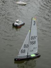 Vladimír Synek vzal k vodě plachetnici RG-65.