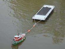 Dejv tahá malou vanu.