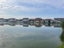 Pohled z druhého břehu